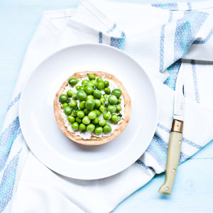 Crostata con formaggio e piselli