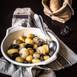 Patate, cipolline e Prugne della California